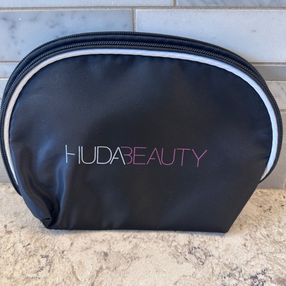 Huda Beauty Black‎ small make- up bag - Picture 3 of 5